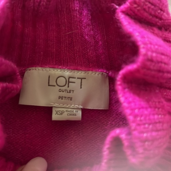 Loft outlet petite pink sweater, extra small worn once - Picture 2 of 4